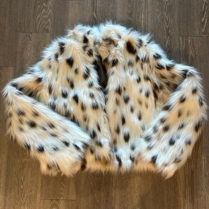 Stylish Faux White Leopard Fur Women’s Large Jacket - White and Brown